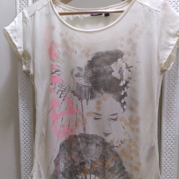 Mexx Tshirt, Beige with print, Size Small - Picture 1 of 3